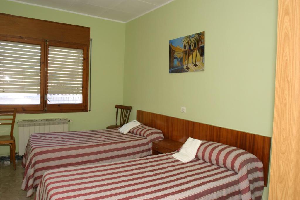 Hotel Fonda Neus Sant Sadurní dʼAnoia Exterior foto