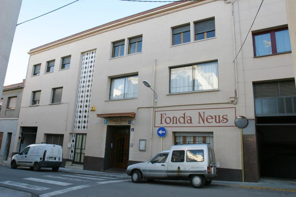 Hotel Fonda Neus Sant Sadurní dʼAnoia Exterior foto